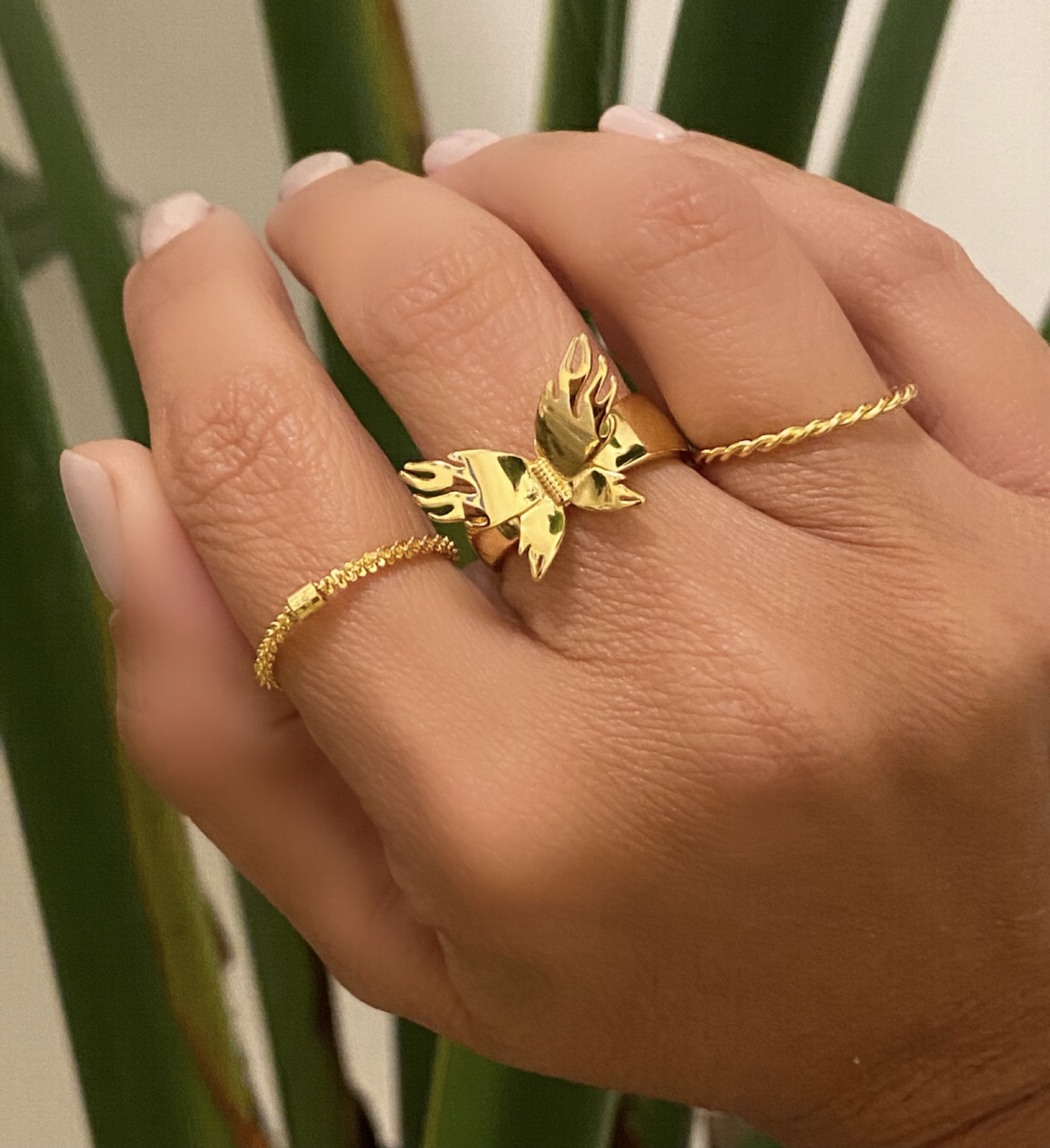 ADJUSTABLE BUTTERFLY ring