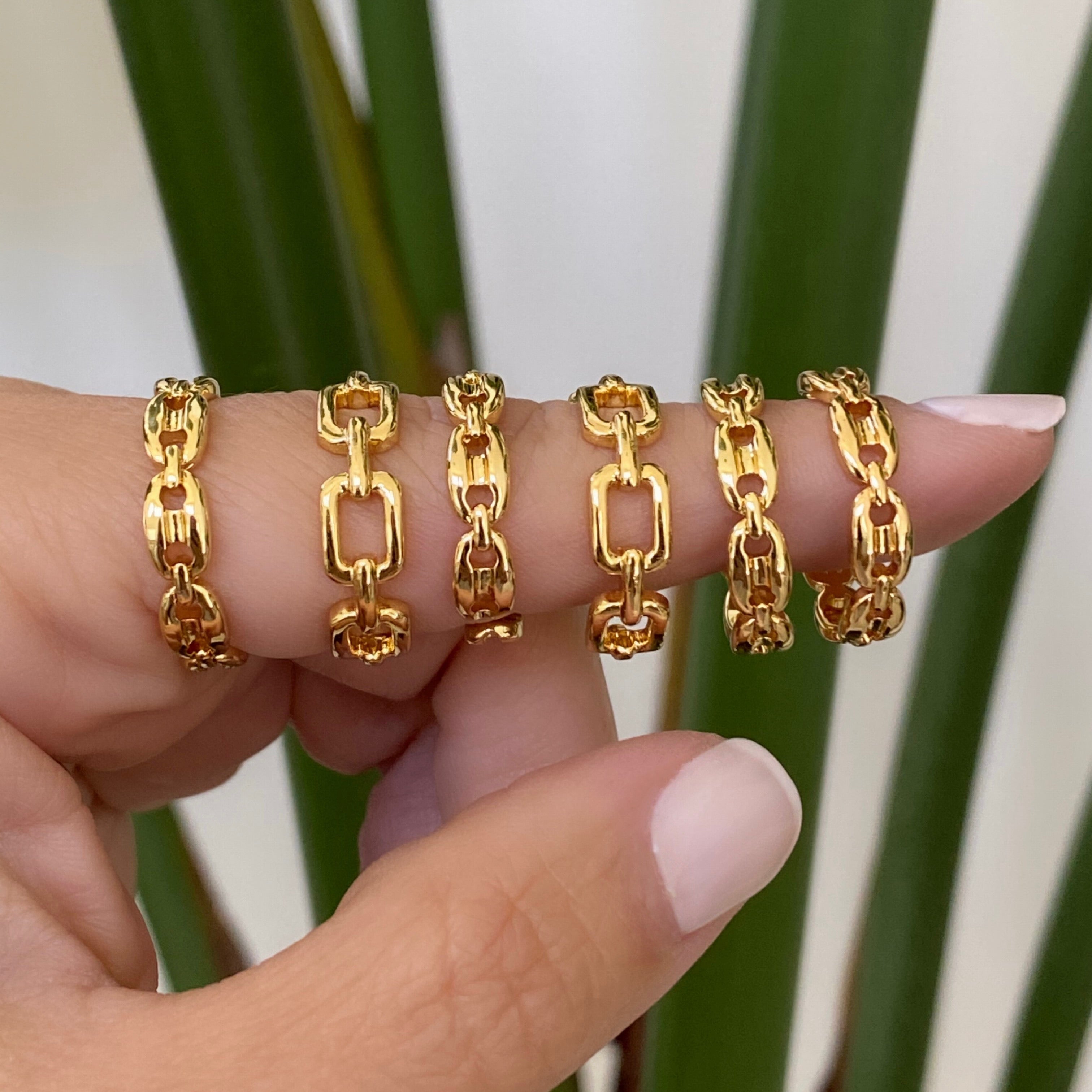 Chain adjustable ring