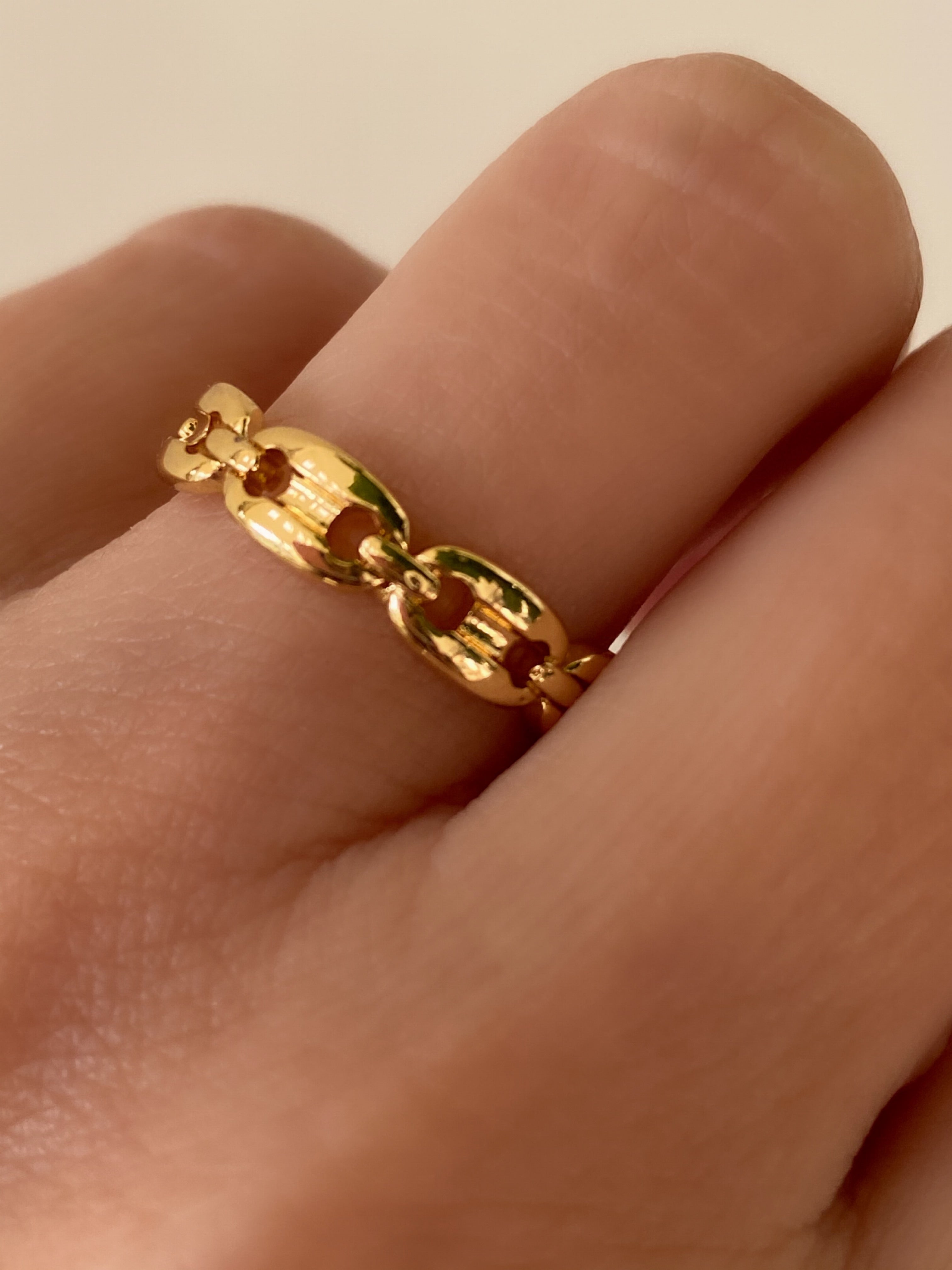 Chain adjustable ring
